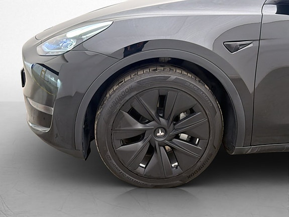 Tesla Model Y 30 of 30