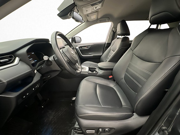 Toyota RAV4 10 of 30