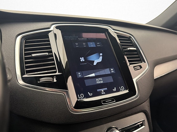 Volvo XC90 14 of 30
