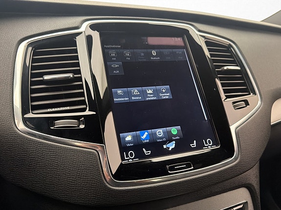 Volvo XC90 17 of 30