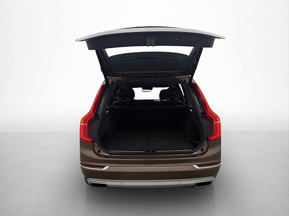 Volvo XC90 8 of 30