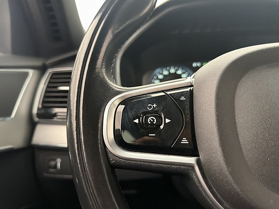 Volvo XC90 23 of 30