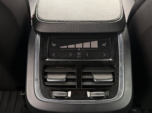 Volvo XC90 27 of 30