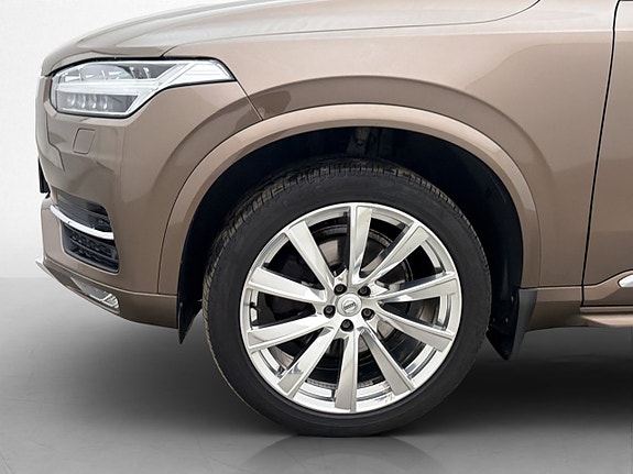 Volvo XC90 28 of 30