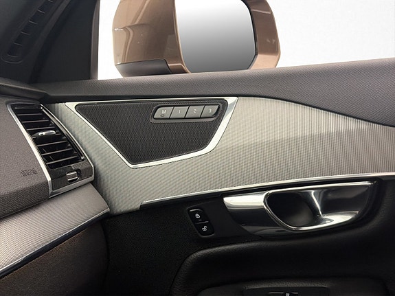Volvo XC90 19 of 30
