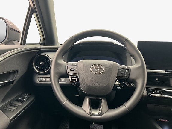 Toyota C-HR 11 of 28