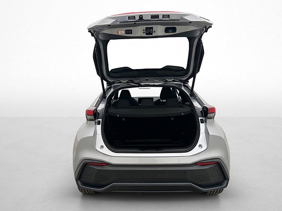 Toyota C-HR 8 of 28