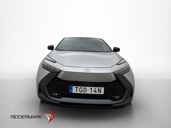 Toyota C-HR 2 of 28