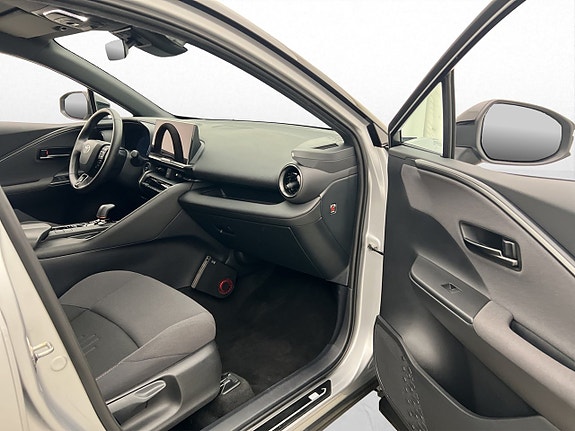 Toyota C-HR 28 of 28