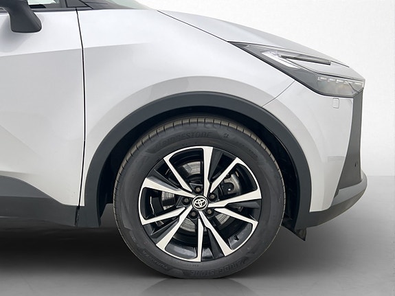 Toyota C-HR 26 of 28