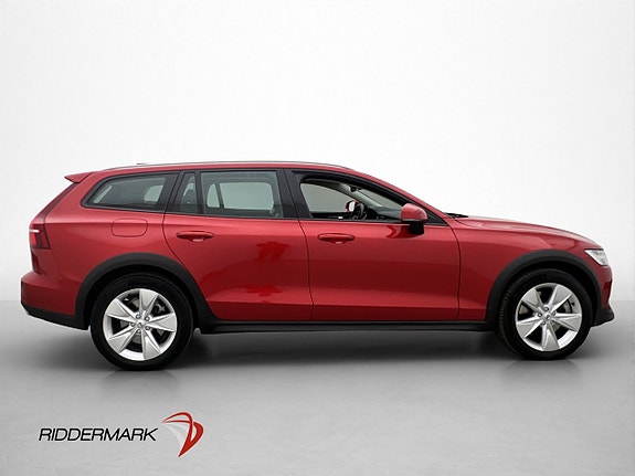 Volvo V60 Cross Country 9 of 30
