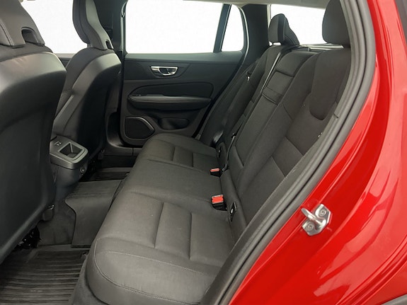 Volvo V60 Cross Country 18 of 30