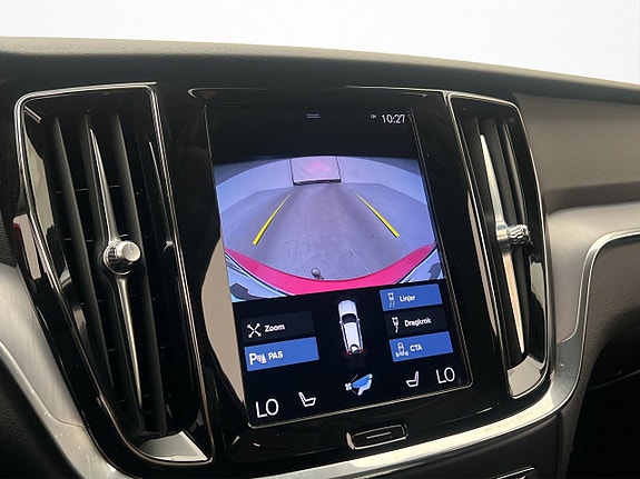 Volvo V60 Cross Country 27 of 30