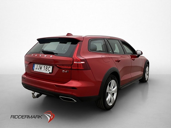 Volvo V60 Cross Country 8 of 30