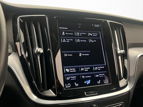 Volvo V60 Cross Country 25 of 30