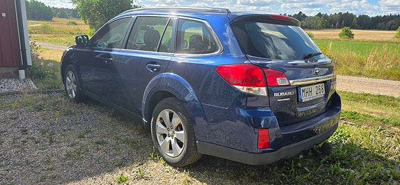 Subaru Outback 4 of 10