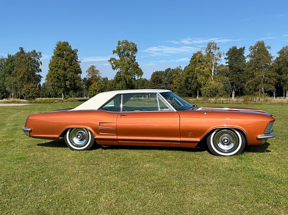 Buick Riviera 24 of 25