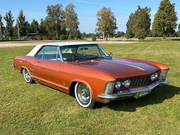 Buick Riviera 2 of 25