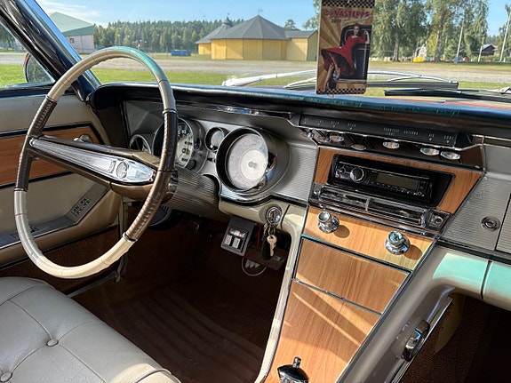 Buick Riviera 18 of 25