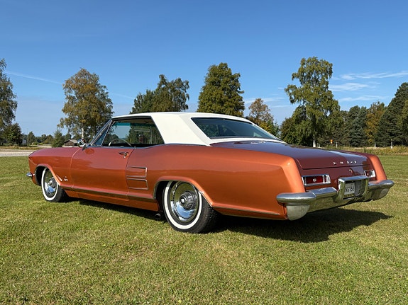 Buick Riviera 7 of 25