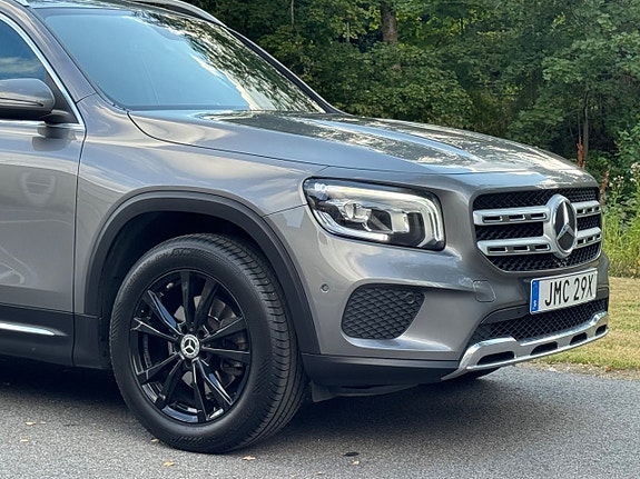 Mercedes-Benz GLB200 3 of 24