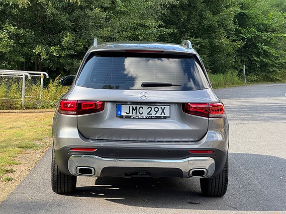 Mercedes-Benz GLB200 7 of 24
