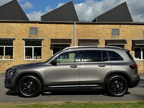 Mercedes-Benz GLB200 11 of 24