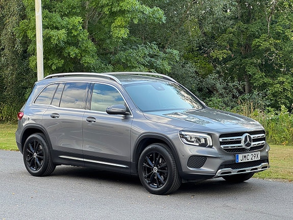 Mercedes-Benz GLB200 2 of 24