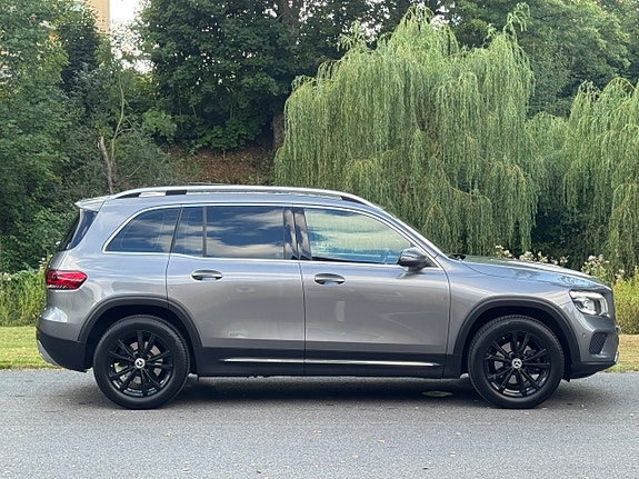 Mercedes-Benz GLB200 4 of 24