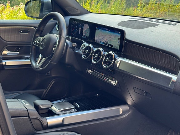 Mercedes-Benz GLB200 20 of 24
