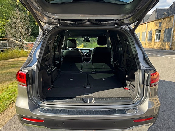 Mercedes-Benz GLB200 8 of 24