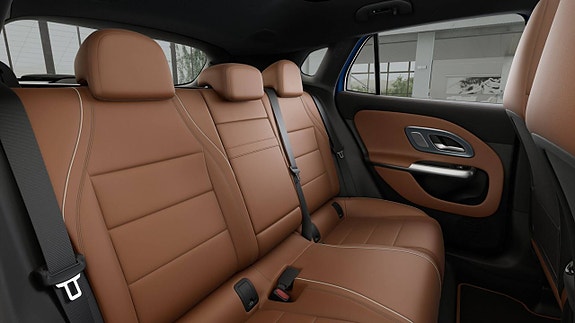 Mercedes-Benz GLA350 8 of 9