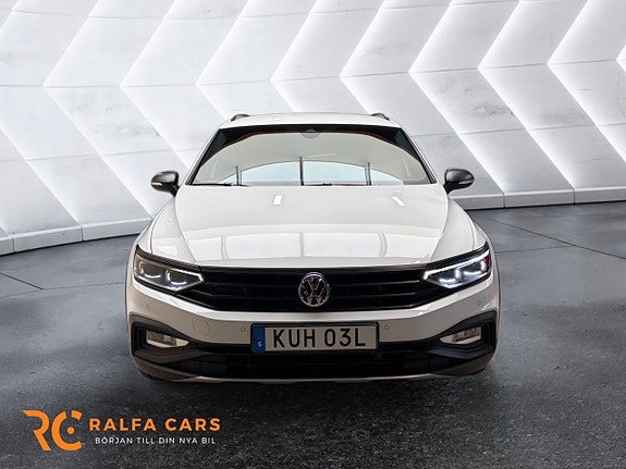 Volkswagen Passat Alltrack 8 of 18