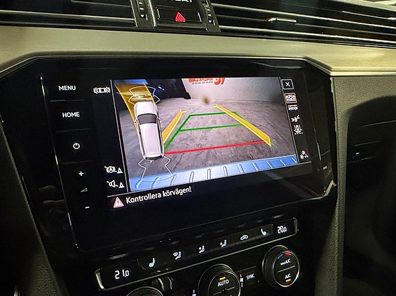 Volkswagen Passat Alltrack 17 of 18