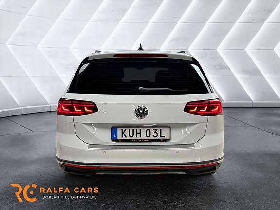 Volkswagen Passat Alltrack 9 of 18