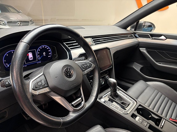 Volkswagen Passat Alltrack 12 of 18