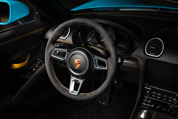 Porsche 718 Spyder 16 of 30