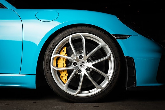 Porsche 718 Spyder 29 of 30