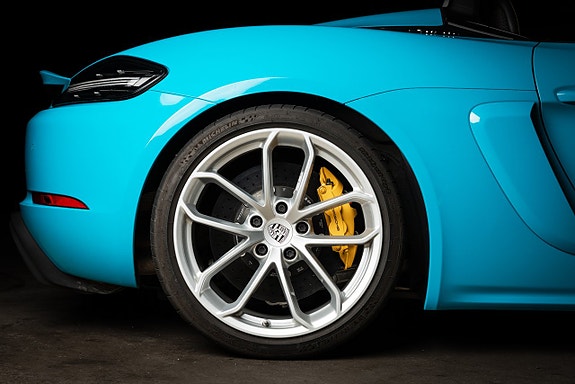 Porsche 718 Spyder 28 of 30