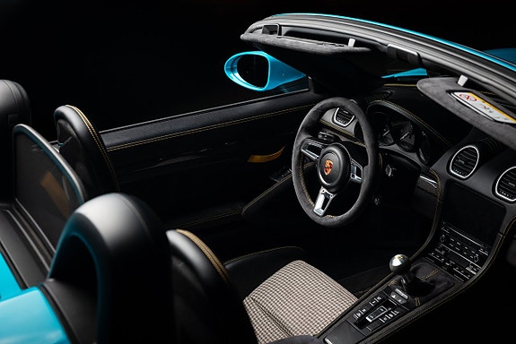 Porsche 718 Spyder 14 of 30