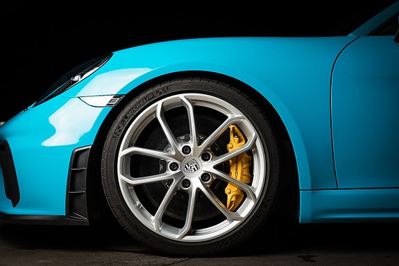 Porsche 718 Spyder 30 of 30