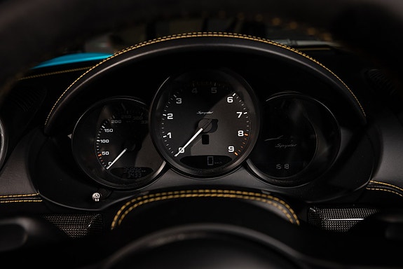 Porsche 718 Spyder 20 of 30