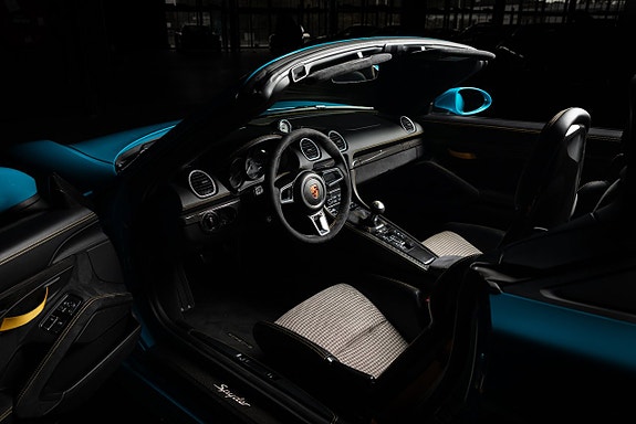 Porsche 718 Spyder 17 of 30