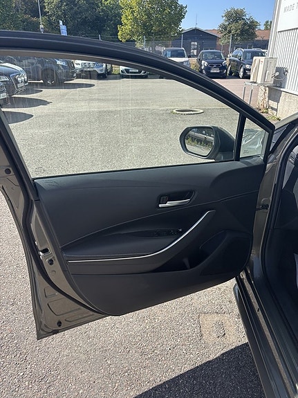 Toyota Corolla 8 of 23