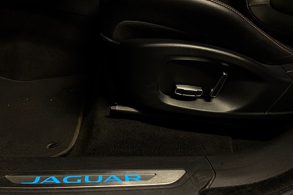Jaguar F-PACE 16 of 18