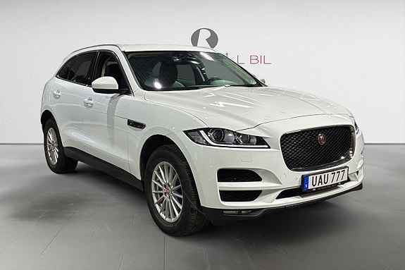 Jaguar F-PACE 9 of 18