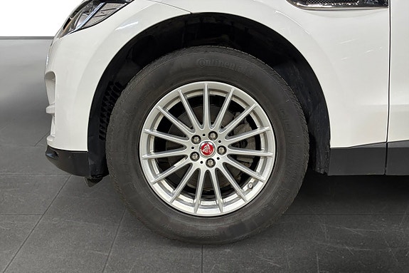 Jaguar F-PACE 17 of 18