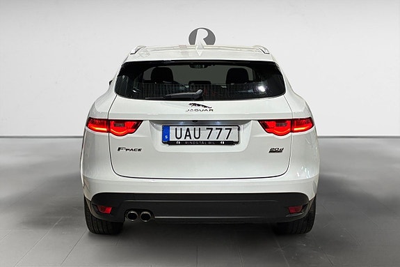 Jaguar F-PACE 6 of 18