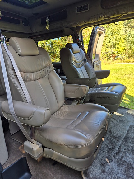 Chevrolet Express 5 of 7