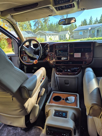 Chevrolet Express 4 of 7
